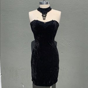 90s black velvet vintage dress with a choker